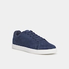 Promo Tennis à lacets bleu marine homme à 19,99 € dans le catalogue La Halle à Saint-Sébastien-sur-Loire