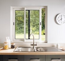 Brico Dépôt Morschwiller-le-Bas - Fenêtre coulissante en aluminium haute isolation blanc L. 120 x H. 100 cm Promo Fenêtre coulissante en aluminium haute isolation blanc L. 120 x H. 100 cm dans le catalogue Brico Dépôt "Brico Depot" à Morschwiller-le-Bas