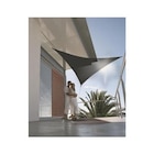 Voile d'ombrage triangulaire gris 3 m à Botanic dans Volx