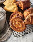 Assortiment de viennoiseries pur beurre X8 en promo chez Intermarché Hyper Assortiment de viennoiseries pur beurre X8 dans le catalogue Intermarché Hyper
