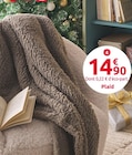 Plaid Teddy en promo chez Mr. Bricolage Lorient à 14,90 €