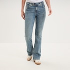 Jean flare taille basse denim dirty femme - La Halle Jean flare taille basse denim dirty femme à 29,99 € dans le catalogue La Halle