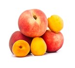 ABRICOTS, PÊCHES OU NECTARINES MÛRS À POINT - SANS MARQUE dans le catalogue Auchan Supermarché