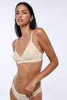 Soutien-gorge triangle SELENA en dentelle à 15,59 € dans le catalogue Monoprix Margaret