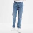 Jeans regular 5 poches denim double stone homme en promo chez La Halle Jeans regular 5 poches denim double stone homme dans le catalogue La Halle