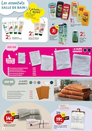 Offre Shampooing dans le catalogue Maxi Bazar du moment à la page 16