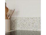 Promo Crédence effet terrazzo blanc L.200 x H.20 cm x Ep. 8 mm à 39,90 € dans le catalogue Brico Dépôt à Villetaneuse