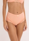 Maxipanty mit zarter Spitze in softpapaya von bonprix im aktuellen bonprix. Prospekt für 9,99 €