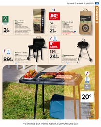 Offre Barbecue Charbon dans le catalogue Carrefour du moment à la page 15