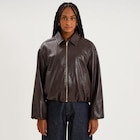 blouson court oversize similicuir zippé marron foncé femme - La Halle à Clermont-Ferrand blouson court oversize similicuir zippé marron foncé femme en promo chez La Halle Clermont-Ferrand à 39,99 €