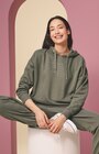 Damen Hoodie oder Jogpants Angebot in Oersdorf Damen Hoodie oder Jogpants im aktuellen Prospekt bei Ernstings family in Oersdorf
