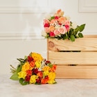 Bouquet de 19 roses arlequin et gypsophile ton chaud - FLEUR à 8,49 € dans le catalogue Carrefour