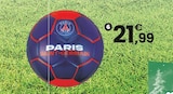 Ballon mousse paris saint-germain t4 en promo chez JouéClub Ballon mousse paris saint-germain t4 dans le catalogue JouéClub