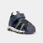 Sandales à scratchs avec bout renforcé bleu marine bébé garçon - La Halle Sandales à scratchs avec bout renforcé bleu marine bébé garçon à 12,99 € dans le catalogue La Halle