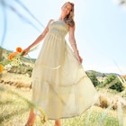 Robe longue buste smocké lin mélangé blanc femme à La Halle dans Les Echets