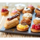 Assortiment de 24 petits fours - CARREFOUR en promo chez Carrefour Mont-de-Marsan à 13,50 €