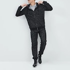 La Halle Paris - Promo Pantalon jogging taille élastiquée noir homme Promo Pantalon jogging taille élastiquée noir homme à 29,99 € dans le catalogue La Halle à Paris