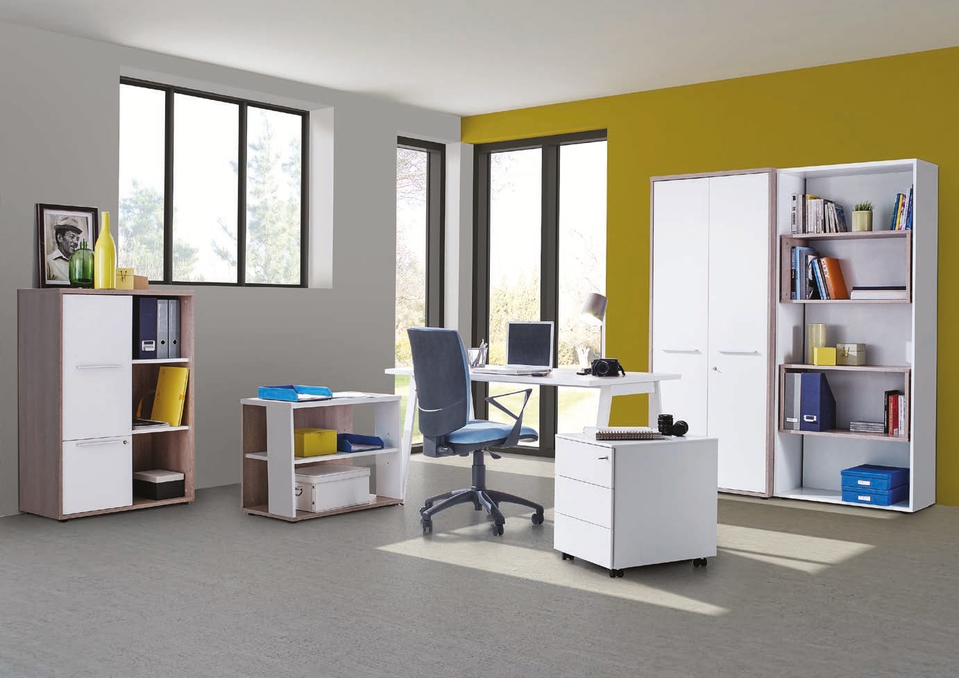 Bureau Vallée Saintes - BUREAU PIEDS MÉTAL Promo BUREAU PIEDS MÉTAL dans le catalogue Bureau Vallée Mobilier de bureau à Saintes