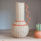 Vase tresse avec anse - B&M à Asnières-sur-Seine Vase tresse avec anse en promo chez B&M Asnières-sur-Seine à 11,99 €