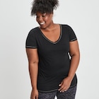 T-shirt manches courtes col V noir femme grande taille - La Halle T-shirt manches courtes col V noir femme grande taille à 5,99 € dans le catalogue La Halle