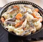 Salade de pommes de terre aux harengs - LA BELLE HENRIETTE - Intermarché à Saint-Quentin Salade de pommes de terre aux harengs - LA BELLE HENRIETTE en promo chez Intermarché Saint-Quentin à 2,55 €