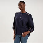 Blouse brodée oversize manches 3/4 bleu foncé femme à 25,99 € dans le catalogue La Halle