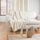 Plaid bouclette naturel 180x220cm - Décor Discount à Clermont-Ferrand Plaid bouclette naturel 180x220cm en promo chez Décor Discount Clermont-Ferrand à 25,99 €