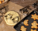 Lot de 18 emporte-pièces - Maxi Bazar à Colombes Lot de 18 emporte-pièces en promo chez Maxi Bazar Colombes à 5,99 €