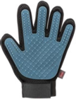 Fellpflege-Handschuh im Angebot bei Raiffeisenmarkt in Münster Fellpflege-Handschuh Angebote von TRIXIE bei Raiffeisenmarkt Münster für 2,99 €