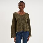 Pull ajouré col en V manches longues taupe femme en promo chez La Halle Pull ajouré col en V manches longues taupe femme dans le catalogue La Halle