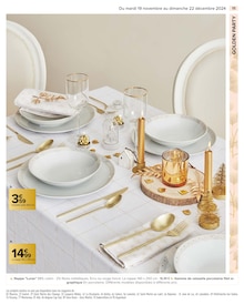 Promo Assiette Noël dans le catalogue Carrefour du moment à la page 13