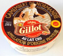 La Vache Qui Rit - Gillot dans le catalogue Monoprix Camembert de Normandie A.O.P. au lait cru - Gillot à 2,77 € en promo chez Monoprix