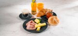 Französisches Frühstück bei XXXLutz Möbelhäuser im Benningen Prospekt für 6,90 €