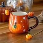 Mug pumkin orange en promo chez B&M Mug pumkin orange dans le catalogue B&M