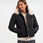 Doudoune doublée capuche fausse fourrure noir femme - La Halle Doudoune doublée capuche fausse fourrure noir femme à 69,99 € dans le catalogue La Halle