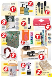 Offre Croquettes Chien dans le catalogue Bazarland du moment à la page 5