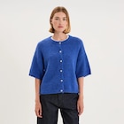 La Halle Rivesaltes - Promo Gilet boutonné manches courtes col rond bleu roi femme Promo Gilet boutonné manches courtes col rond bleu roi femme à 18,19 € dans le catalogue La Halle à Rivesaltes