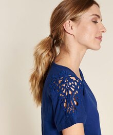 Damart Lieusaint - Tee-shirt macramé Promo Tee-shirt macramé dans le catalogue Damart "Les beaux jours" à Lieusaint