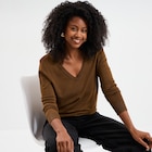 Pull col en V manches longues taupe femme dans le catalogue La Halle