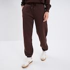 Pantalon jogging droit molleton marron foncé femme dans le catalogue La Halle