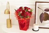 Bouquet bulle de roses et pivoines - Carrefour Bouquet bulle de roses et pivoines à 19,99 € dans le catalogue Carrefour