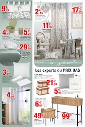 Offre Pouf dans le catalogue Bazarland du moment à la page 4