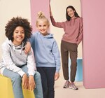 Ernstings family - Hoodie oder Jogpants Angebot im Prospekt Hoodie oder Jogpants bei Ernstings family im Prospekt "CRAZY COSY!" für 15,99 €