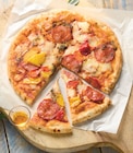Promo Pizza Chorizo Poivrons Pesto Rosso à 6,99 € dans le catalogue Intermarché Express à Nice