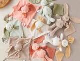 Pantin Lapin avec Doudou ou Doudou Lapin - Baby Nat dans le catalogue Super U
