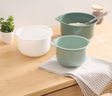 Lot de 3 bols à mixer emboîtables en promo chez La Foir’Fouille Bordeaux à 2,99 €