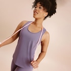 Promo Débardeur de sport fluide dos nageur violet femme à 9,99 € dans le catalogue La Halle à Saint-Clément-de-Rivière