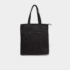 Sac tote bag zippé noir femme en promo chez La Halle Sac tote bag zippé noir femme dans le catalogue La Halle