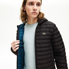 Lacoste Angers - Doudoune zippée légère à capuche Promo Doudoune zippée légère à capuche dans le catalogue Lacoste "Toutes les silhouettes" à Angers