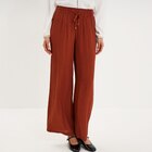 Pantalon effet crêpe taille élastiquée marron femme - La Halle à Asnières-sur-Seine Pantalon effet crêpe taille élastiquée marron femme en promo chez La Halle Asnières-sur-Seine à 19,99 €